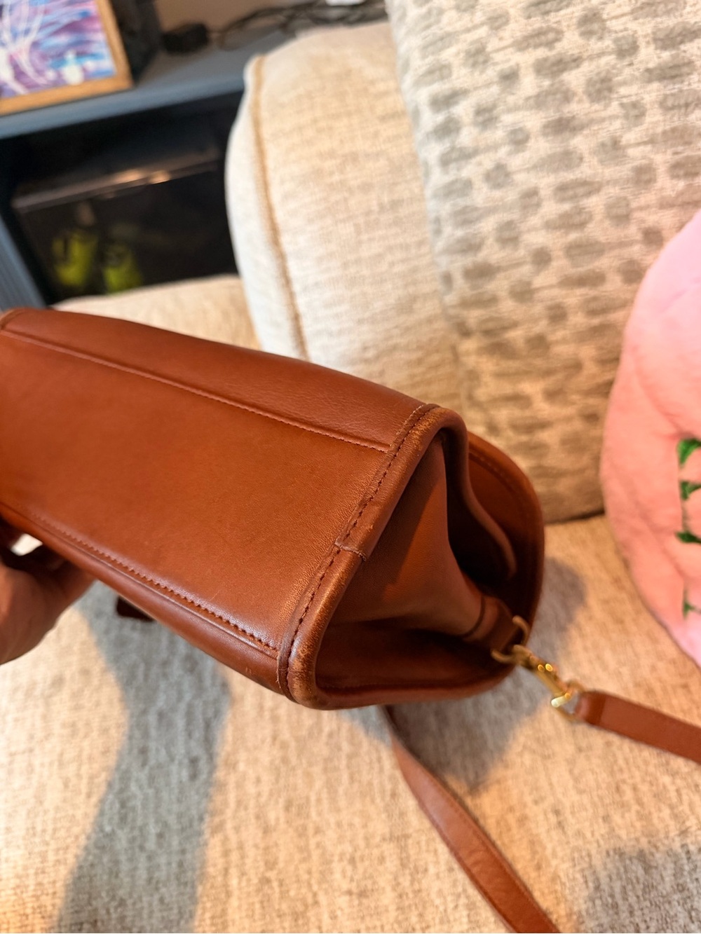 Coach Manor Purse 9977 - Picture 4 of 13